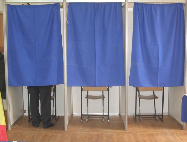 Referendumul a eşuat, criza continuă 100093