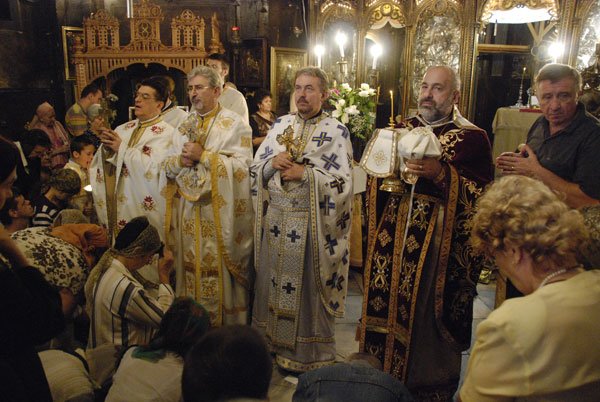 Zi de sărbătoare la Biserica Zlătari 100117