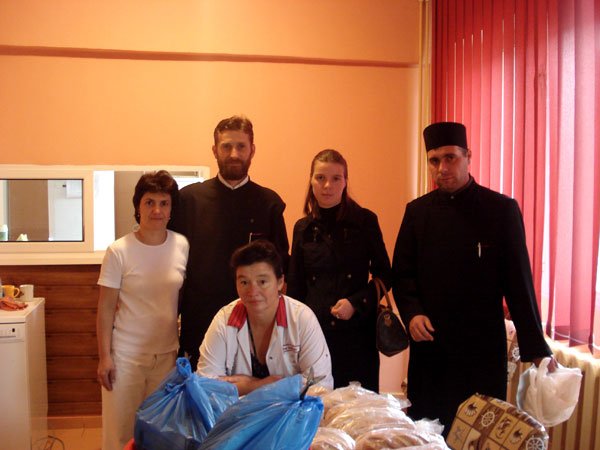 Acţiuni umanitare în Episcopia Slatinei şi Romanaţilor 100135