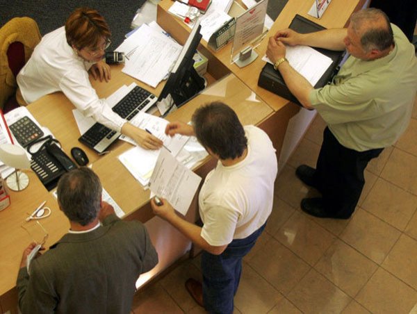 Grupuri on-line împotriva băncilor 100137