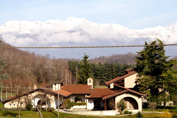 Singurătatea ca luptă cu propriul egoism şi pregătire pentru comuniune 100171