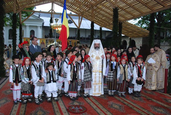 Educaţia, creştere în iubirea de valori 100198