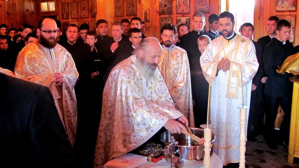 Binecuvântarea anului şcolar pentru seminariştii suceveni 100233