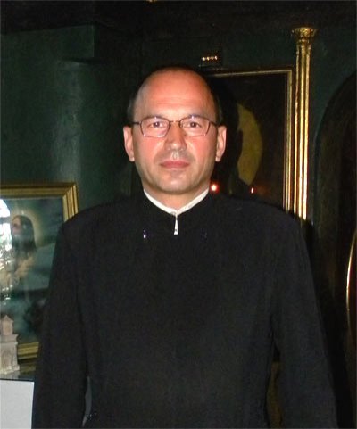 Răspunsuri duhovniceşti: „Credinţa este temelia vieţii de familie“ 100238