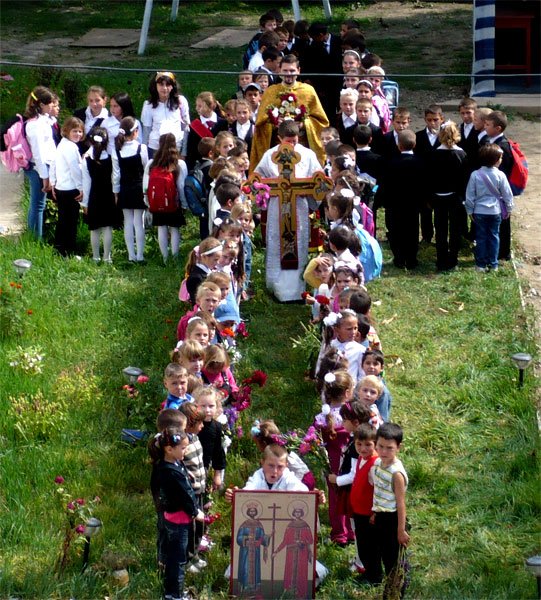 Flori pentru Sfânta Cruce de la cei mici 100270