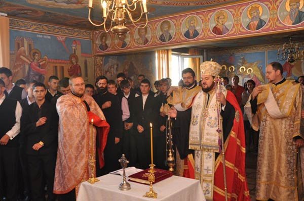 Prima zi de şcoală la Liceul Teologic Ortodox din Sălaj 100278