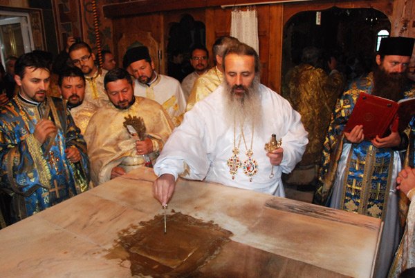 Sfinţirea Bisericii „Înălţarea Domnului“ din parohia Buznea 100350