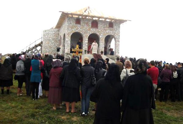 Schitul de la Petroşniţa şi-a serbat hramul 100367