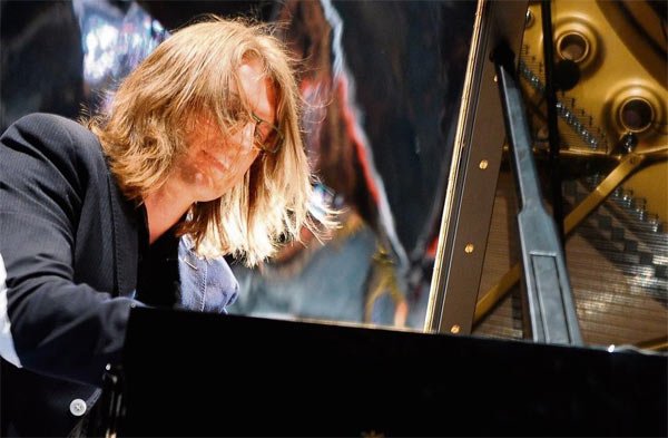 Chopin iubeşte rock-ul? 100411