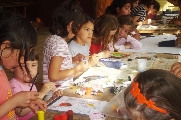 Demnitatea copilului şi sărăcia în România 100463