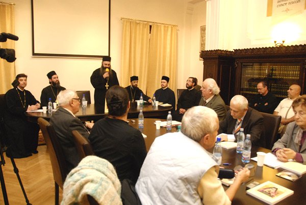 Simpozion dedicat ctitorului ocrotitor 100481