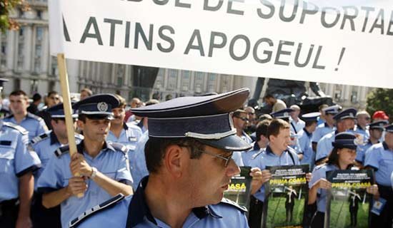 Demisii la vârf în Ministerul de Interne 100518