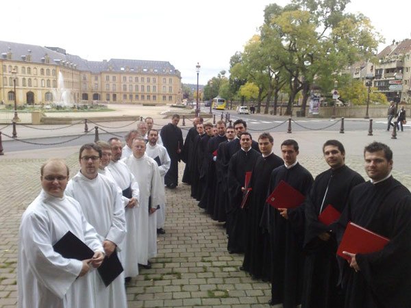 Corul „Byzantion“ a concertat în Luxemburg şi Franţa 100574