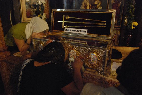 Procesiune pe Calea Victoriei 100582