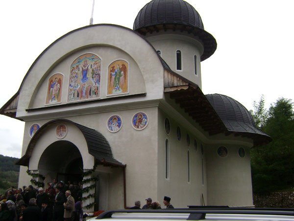 Hram la Schitul „Acoperământul Maicii Domnului - Băiţa“ 100631