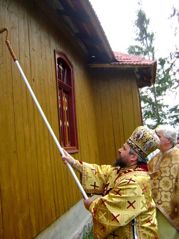 Harul sfinţitor a coborât peste biserica de la Târsa 100663