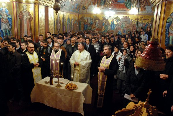 Parastas pentru părintele Dumitru Stăniloae 100683