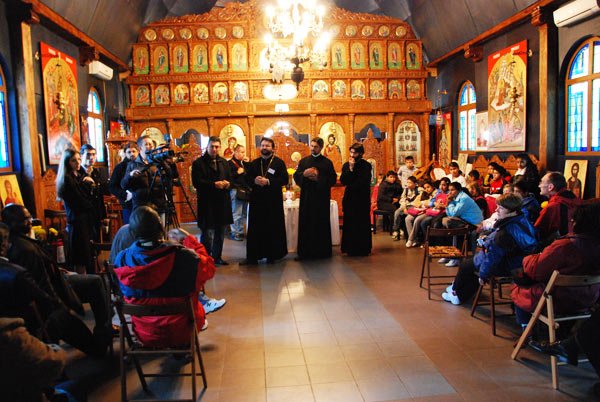 Delegaţia CMB a vizitat copiii romi din Rahova 100752