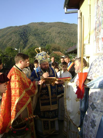 Bucurie pentru enoriaşii din Uric 100801