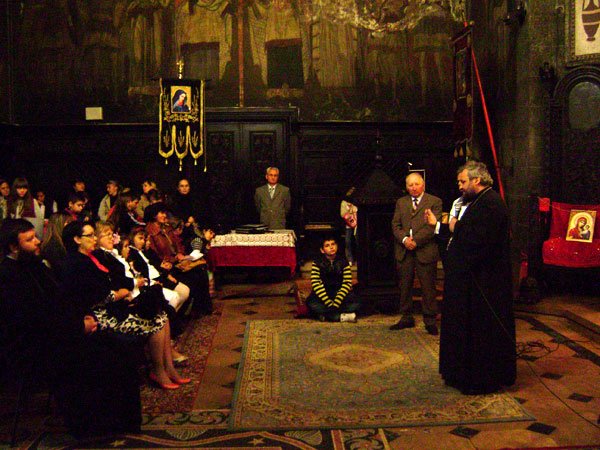 Preasfinţitul Gurie, în dialog cu elevii hunedoreni 100802