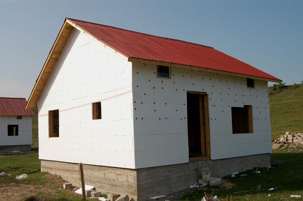 Sfinţirea caselor pentru sinistraţii din Dorneşti 100793