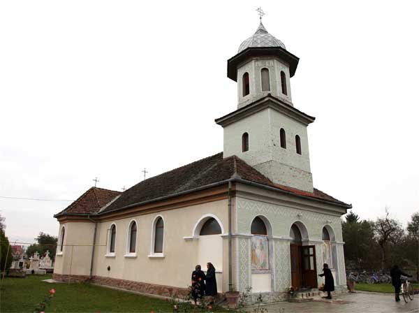 Binecuvântare pentru biserica şi credincioşii din Lunca Câlnicului 100824
