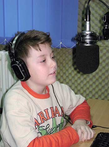 Două CD-uri cu minunile Sfintei Parascheva în interpretarea unui copil 100822