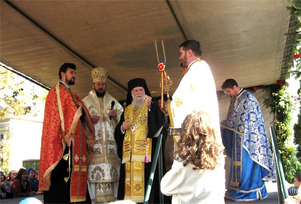 Sfinţirea Bisericii „Sfântul Pantelimon“ 100863