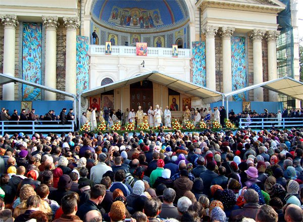 Cinci zile în Mitropolia Moldovei şi Bucovinei 100991