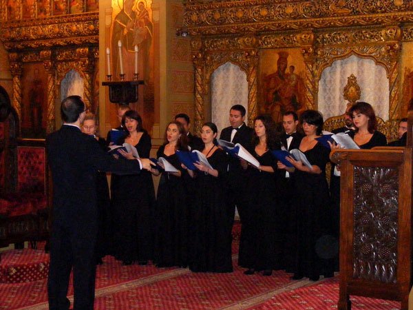 Corala „Madona Dudu“ din Craiova, la Bucureşti 100982