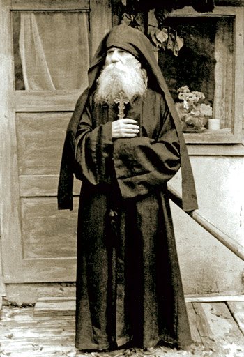 Părintele din raiul tăcut al rugăciunii 100962