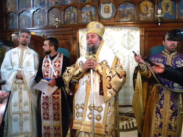 Sărbătoarea credincioşilor din Coţofenii din Dos 101006