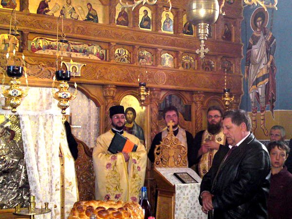 Instalarea noului paroh de la Orăşeni Vale 101038