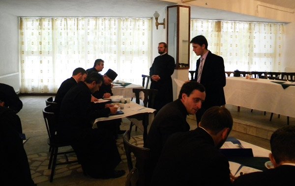 Preoţii gorjeni, iniţiaţi în proiectul „Alege şcoala“ 101123