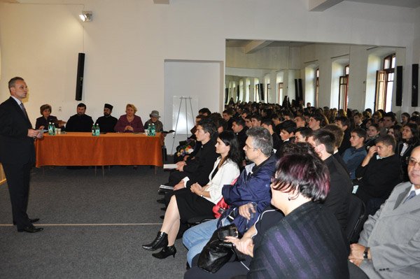 „Valori culturale româneşti“, la Colegiul Naţional „Mihai Eminescu“ 101118