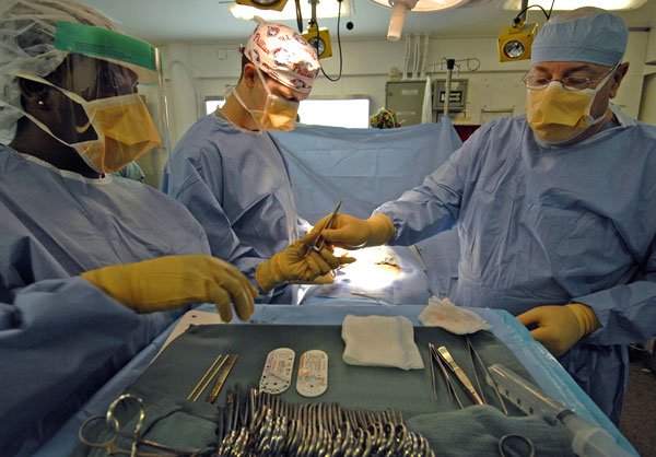 Între medicină şi şarlatanie 101162