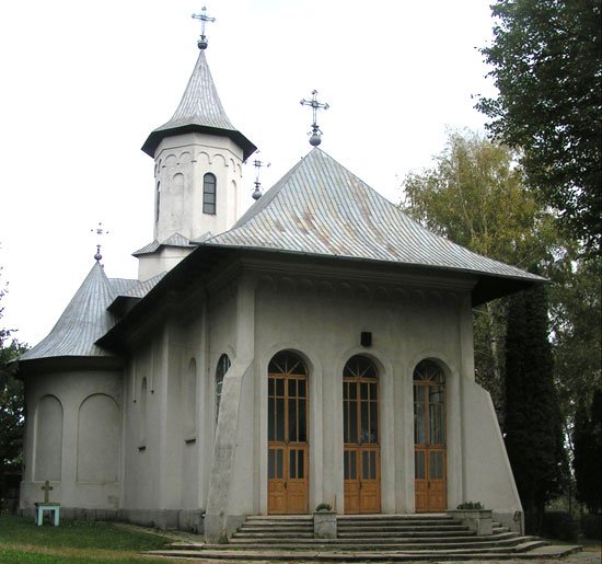 Două biserici au primit veşmântul resfinţirii 101181