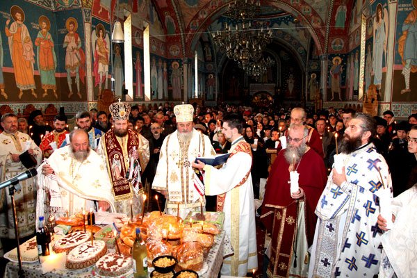 Părintele Teofil Părăian, pomenit la Sâmbăta de Sus 101184