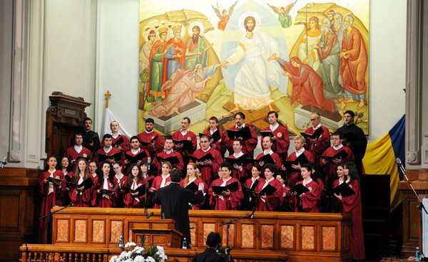 „Muzica uneşte rugăciunea oamenilor cu cântarea îngerilor“ 101252