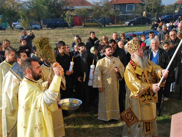 Resfinţirea bisericii parohiale din Magheru 101372