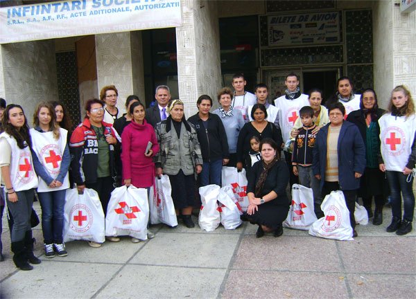 „Încercăm să îi responsabilizăm pe elevi să participe la viaţa comunităţii“ 101452