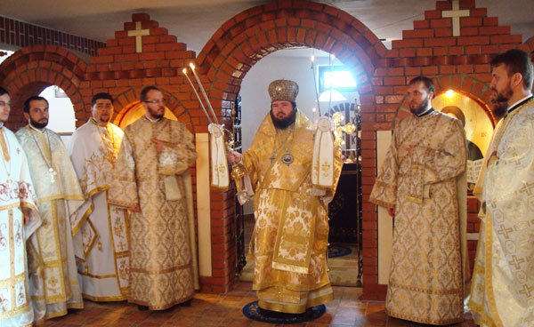 Liturghie arhierească la Sânmartin 101451