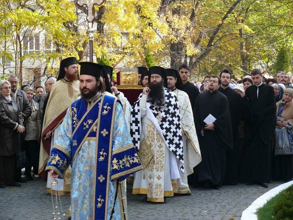 Bisericile Sfântului Nectarie sunt astăzi în sărbătoare 101499