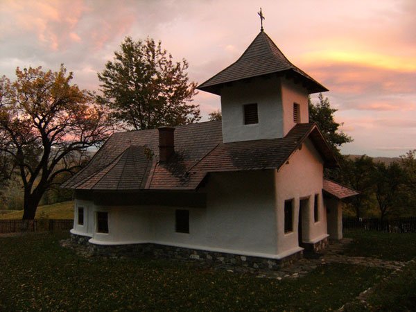 Oază de odihnă duhovnicească la poalele Muntelui Gropul 101516