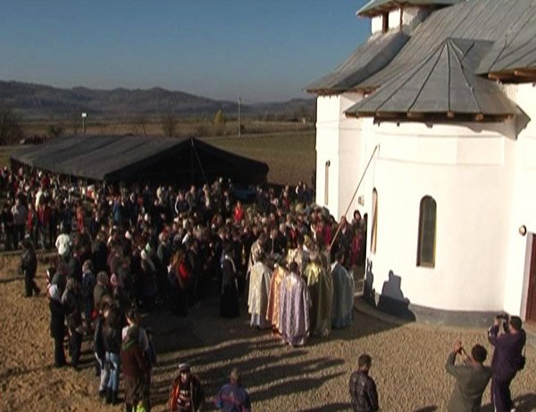 Sfinţire de biserică în Parohia Samarineşti 101542