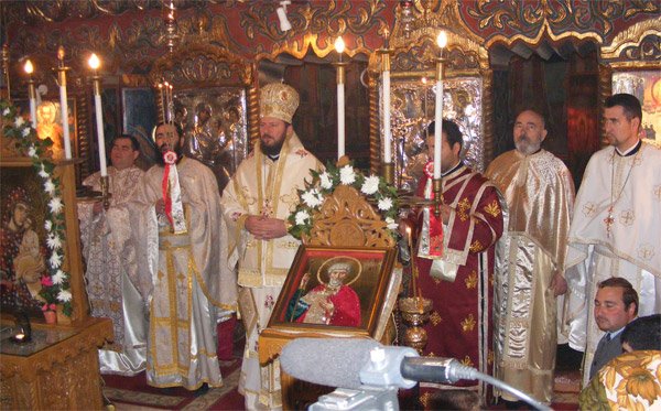 Biserica „Sfântul Mina“ din Râmnic şi-a serbat ocrotitorul 101627