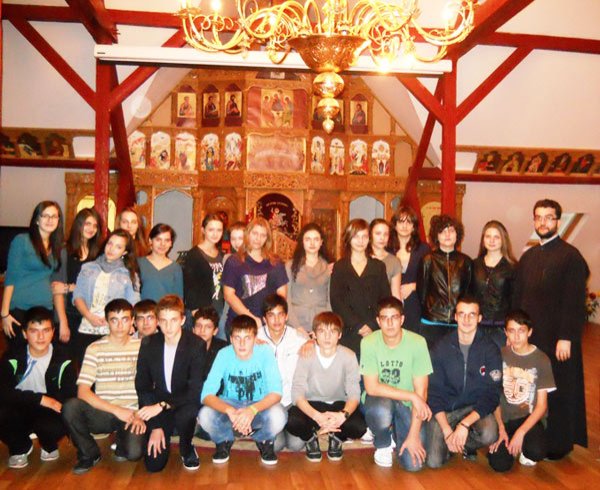 Seară duhovnicească pentru tinerii giurgiuveni de la Centrul „Sfântul Ioan Valahul” 101676