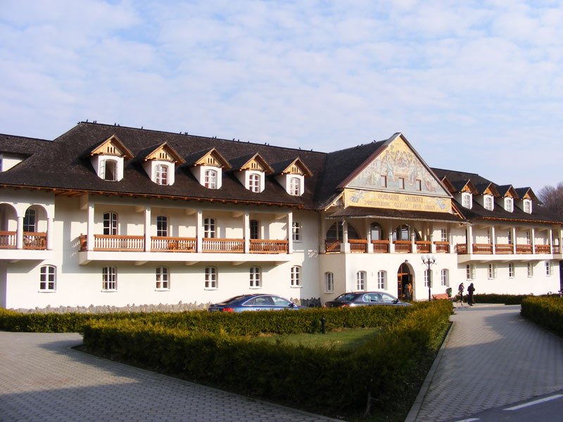 Dezbatere despre problemele societăţii contemporane 101699