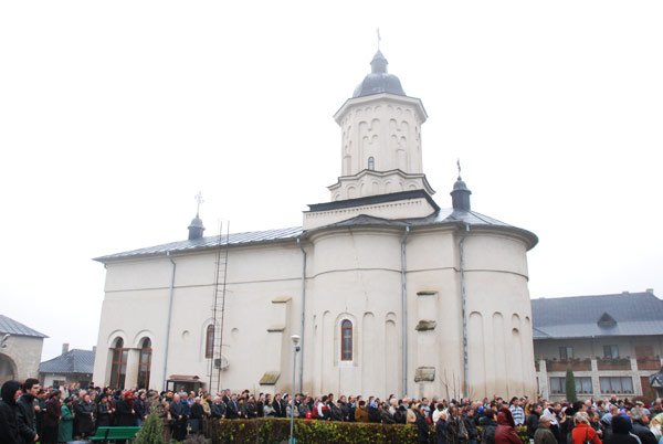 „Ţinta vieţii noastre este aceea de a ne îmbogăţi în Dumnezeu“ 101828