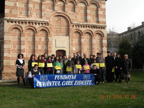 Tinerii descoperă poezia religioasă 101861